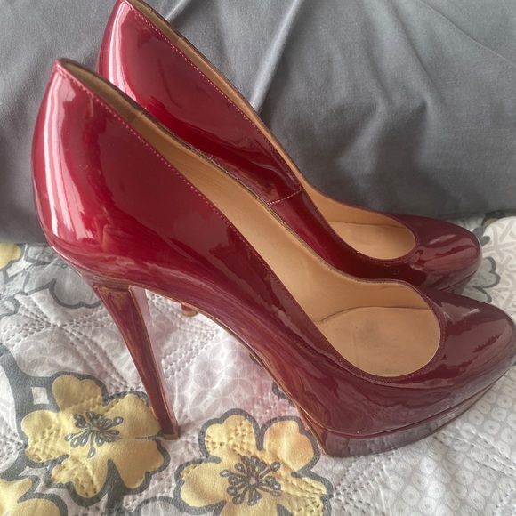Read Christian Louboutin shoes size 37.5 in good condition gently used. - Picture 1 of 7
